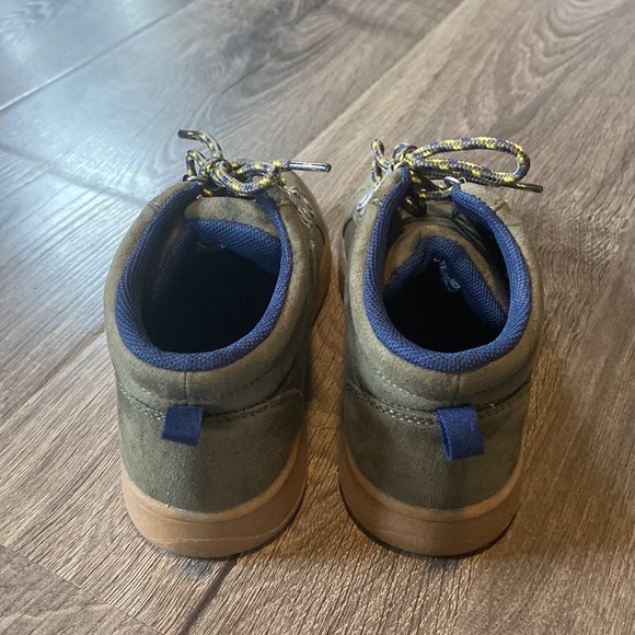 Gap boys sneakers - Picture 3 of 5